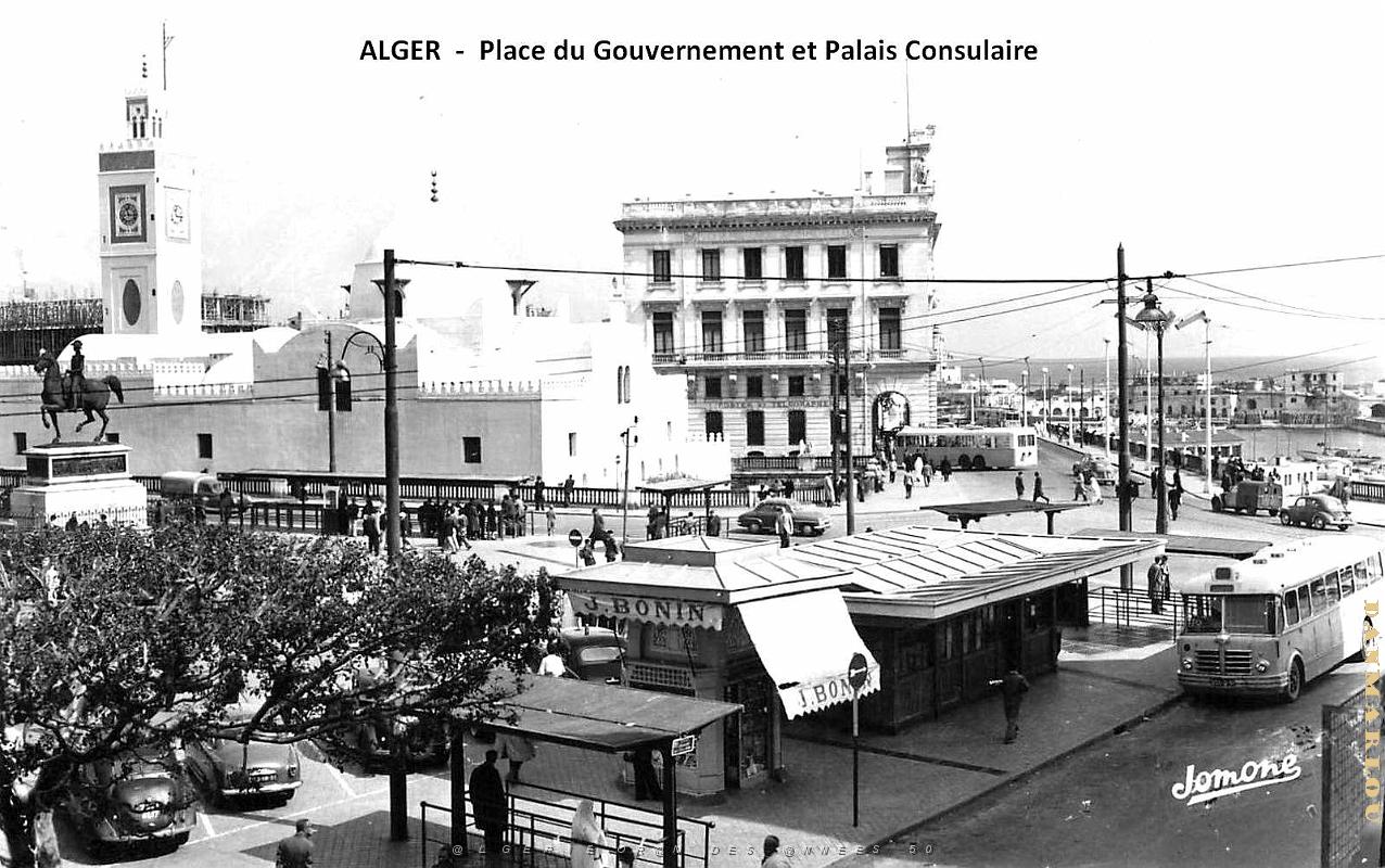 Alger - Place du Gouvernement et Palais Consulaire.jpg